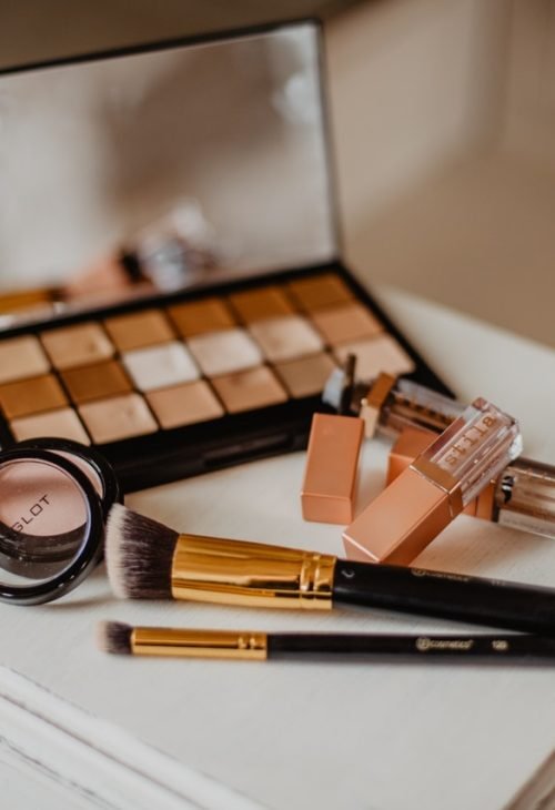 brushes-cosmetics-desk-2253833.jpg brushes-cosmetics-desk-2253833.jpg